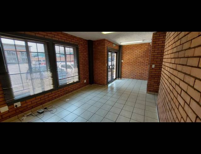 193M² WAREHOUSE TO LET IN HENNOPSPARK